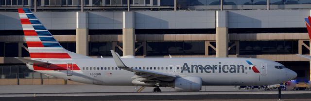 Boeing 737-700 (N800NN) - phoenix sky harbor international airport AAL155  16FEB20