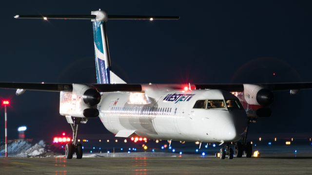 de Havilland Dash 8-400 (C-FWEZ)