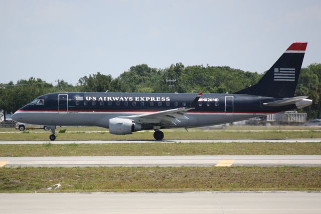 Embraer 170/175 (N820MD) - Republic/US Air Flight 3396 (N820MD) departs Runway 32 at Sarasota-Bradenton International Airport enroute to Reagan National Airport