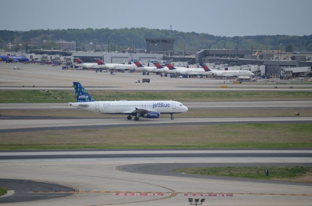 Airbus A320 (N644JB)