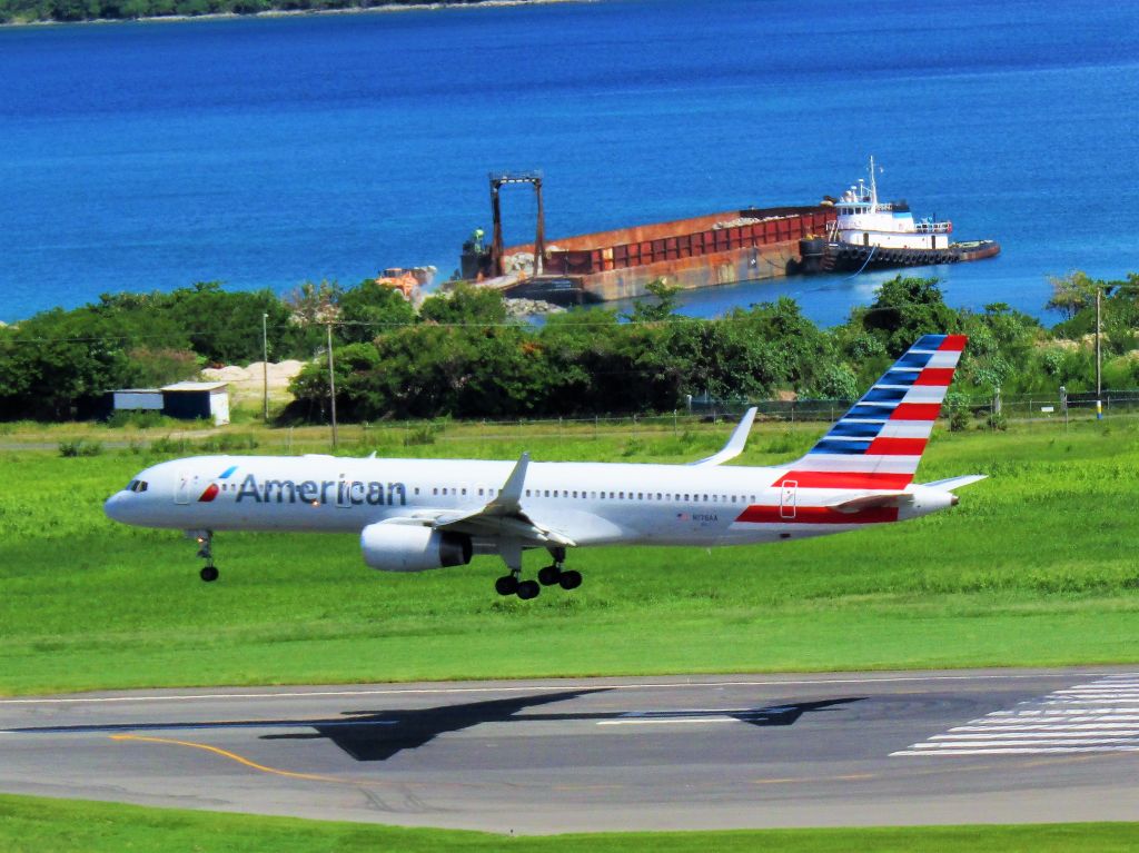 Boeing 757-200 (N176AA)