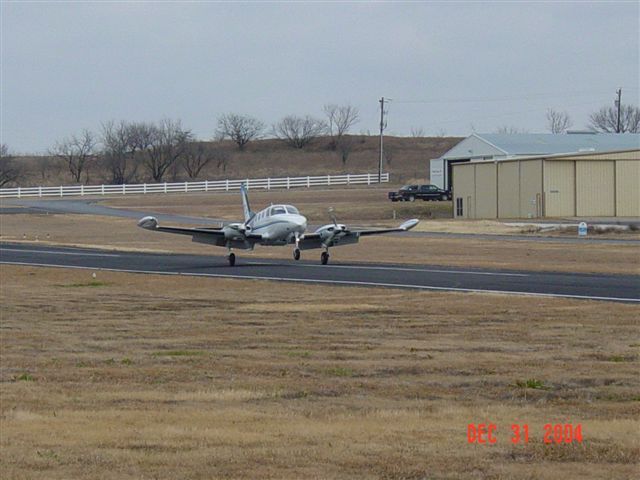 Cessna 340 (N8688K) - Landing Northwest Regional