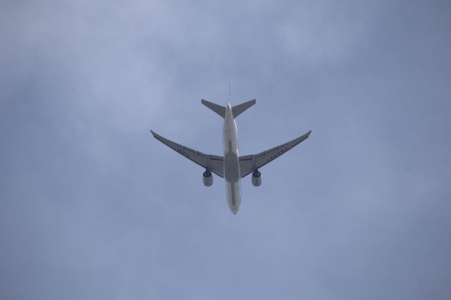 BOEING 777-200LR (B-2041)