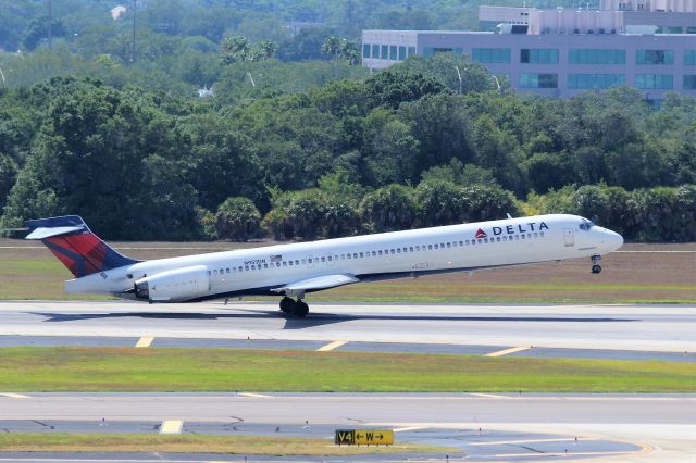 McDonnell Douglas MD-90 (N955DN) - Delta Airlines (DL) N955DN MD90-30 [cn53525]br /Tampa (TPA). Delta Airlines flight DL64 departing to Atlanta (ATL).br /Taken from TPA Long Term Parking Garagebr /2017 05 14     a rel=nofollow href=http://alphayankee.smugmug.com/Airlines-and-Airliners-Portfolio/Airlines/AmericasAirlines/Delta-Airlines-DLhttps://alphayankee.smugmug.com/Airlines-and-Airliners-Portfolio/Airlines/AmericasAirlines/Delta-Airlines-DL/a