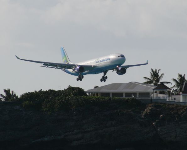 Airbus A330-300 (F-ORLY)