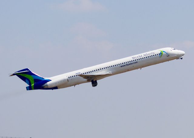 McDonnell Douglas MD-83 (N805WA) - Climbing out from Shreveport Regional.