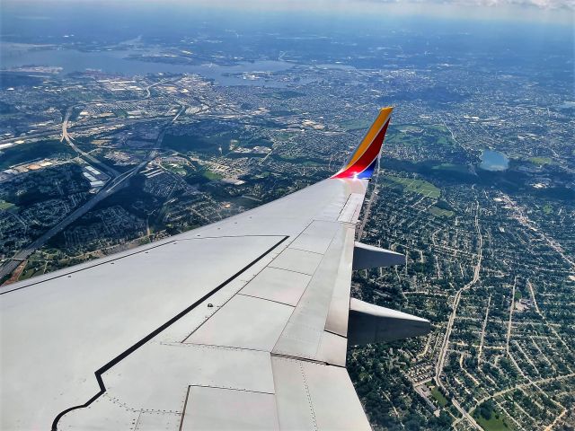 Boeing 737-700 (N226WN) - A view of the greater Baltimore area as we make our turns to line up with 33L, on board WN2757 from MDW