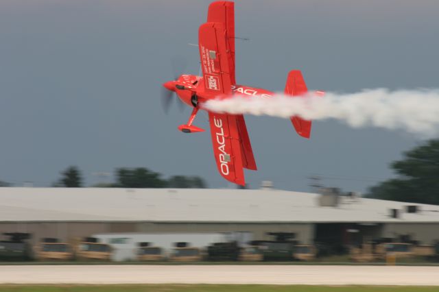 — — - Saturday Airshow EAA 2010
