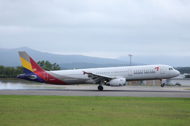 Airbus A321 (HL8277) - August 8th 2017:ICN-HKD.