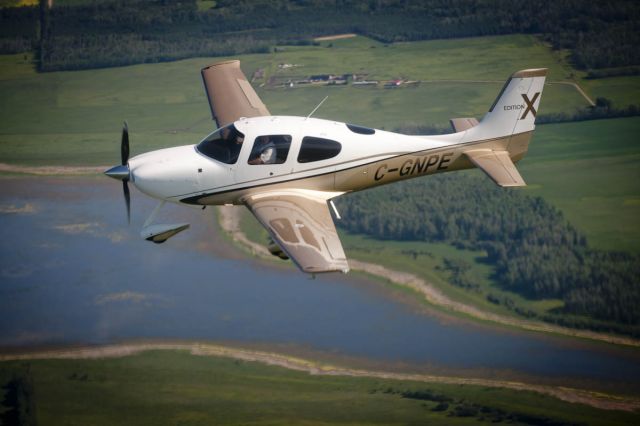 Cirrus SR-22 (C-GPJE)