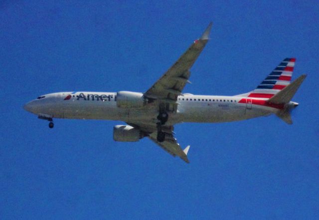 Boeing 737 MAX 8 (N306RC) - AAL1089 arriving from Miami