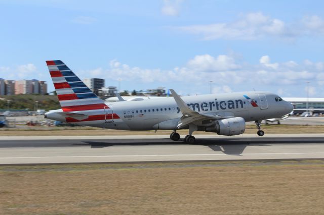 Airbus A319 (N9018E)