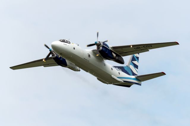 Antonov An-26 (UR-CQV)