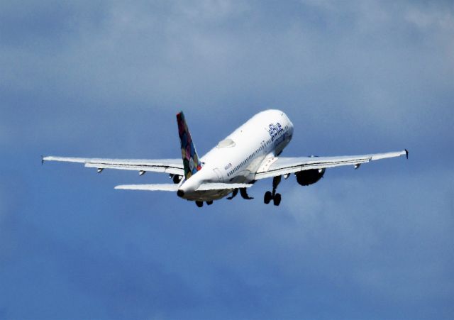 Airbus A320 (N648JB)