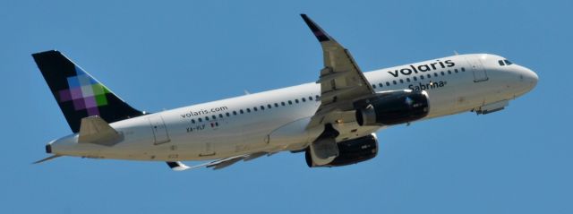 Airbus A320 (XA-VLF)