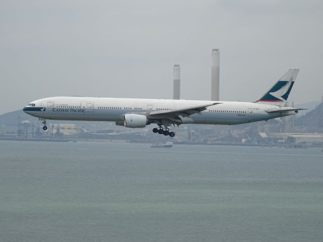 BOEING 777-300 (B-HNF)