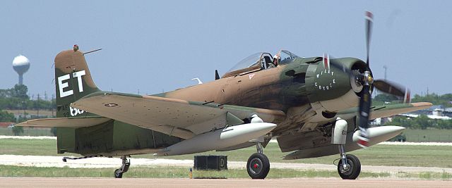 Douglas AD Skyraider (N39606)