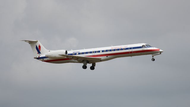 Embraer ERJ-135 (N840AE)