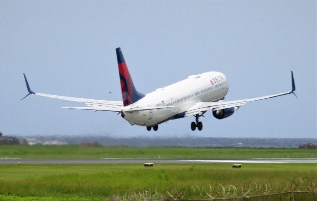 Boeing 737-900 (N838DN)