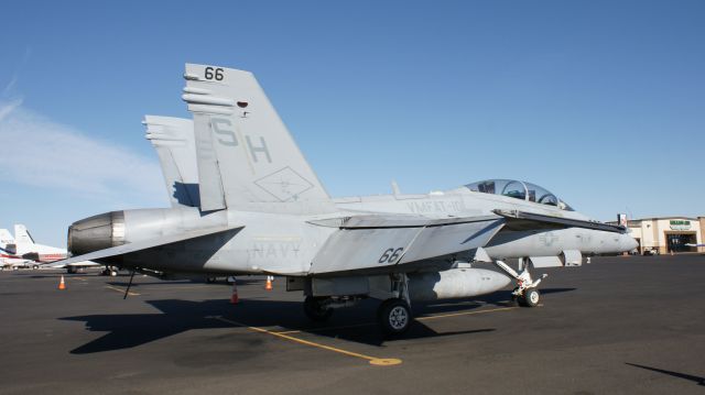 McDonnell Douglas FA-18 Hornet —