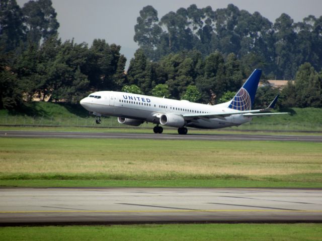 Boeing 737-700 (N87512)