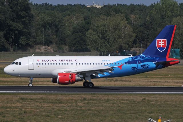 Airbus A319 (OM-BYA)