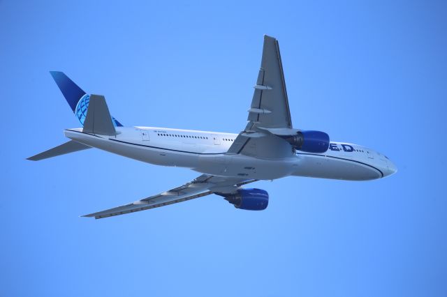 Boeing 777-200 (N772UA)