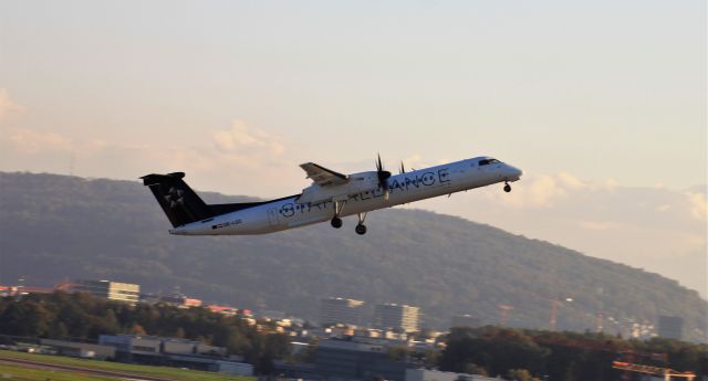 de Havilland Dash 8-100 (OE-LGO)