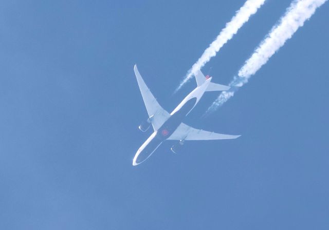 Boeing 777-200 (C-FNND) - C-FNND Boeing B-777-233 LR Air Canada ACA809 de Amsterdam AMS vers Toronto YYZ Altitude11582 Mètres Vitesse 841 Km/H Survolant la ville de Lavaltrie QC. le 01-10-2023 à 15:00