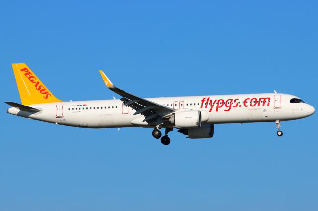 Airbus A321neo (TC-RFH)