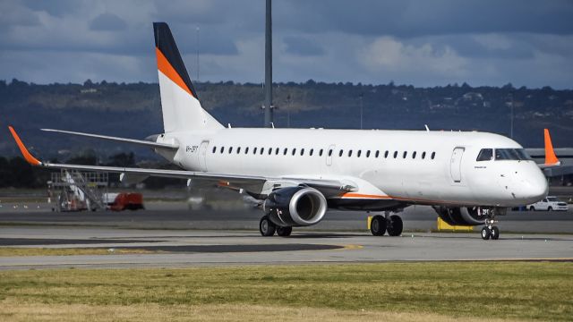 Embraer ERJ-190 (VH-ZPT)