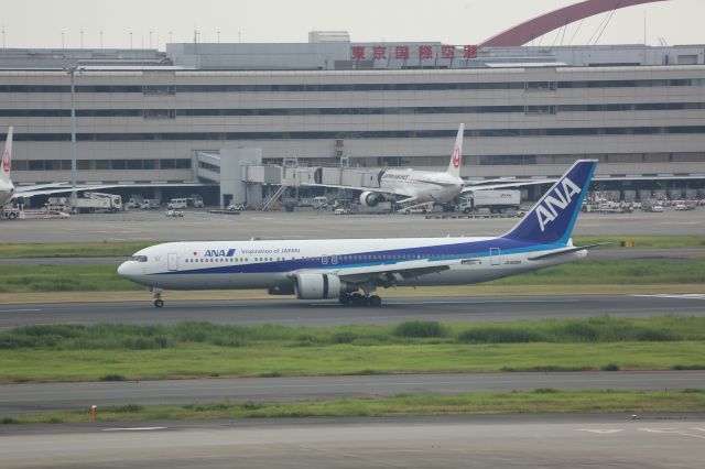 BOEING 767-300 (JA606A)