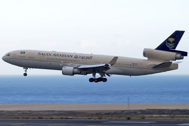 Boeing MD-11 (HZ-HM7)