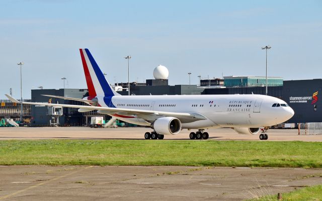 Airbus A330-300 (F-RARF) - french air force a-330 f-rarf at shannon 16/4/14.