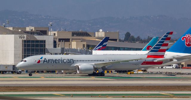 Boeing 787-9 Dreamliner (N823AN) - Spotted at KLAX on August 9, 2020