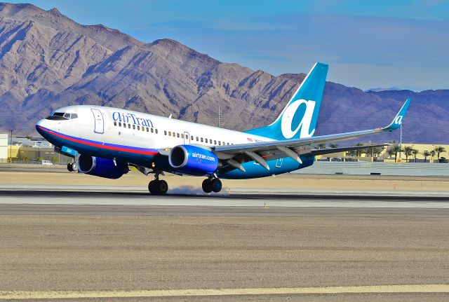 Boeing 737-700 (N337AT) - N337AT AirTran Boeing 737-7BD / 351 (cn 36717/2625) -  Las Vegas - McCarran International (LAS / KLAS) USA - Nevada, December 03, 2011 Photo: Tomás Del Coro