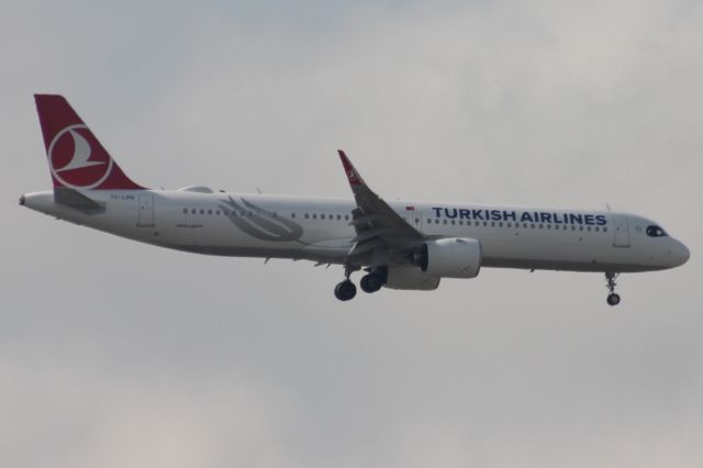 Airbus A321neo (TC-LPH)
