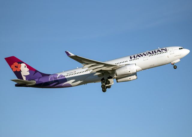 Airbus A330-200 (N272HA)