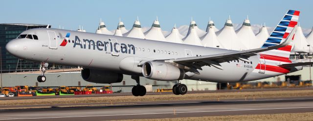 Airbus A321 (N148AN) - Departing 17R.