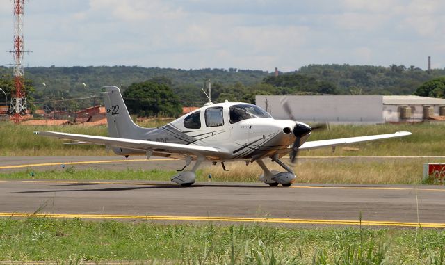 Cirrus SR-22 (PR-RGF)