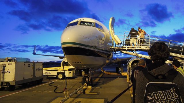 Boeing 737-800 (N513AS) - N513AS at BLI boarding for flight to HNL