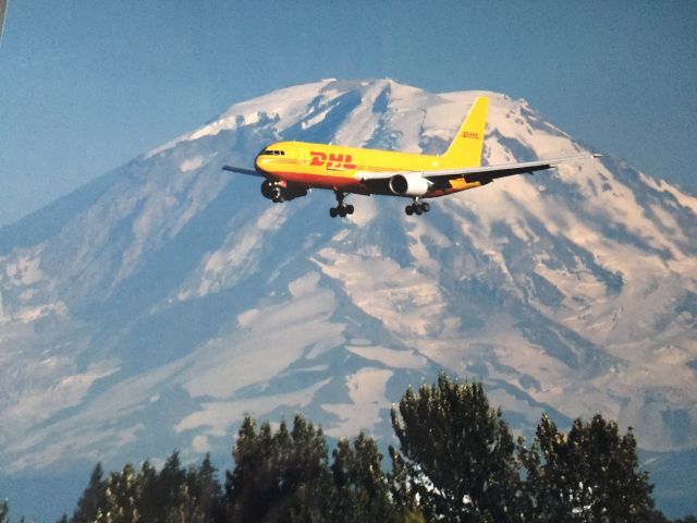 UNKNOWN — - Mt. Rainier, Washington br /Almost 2 miles from landing aircraft! 