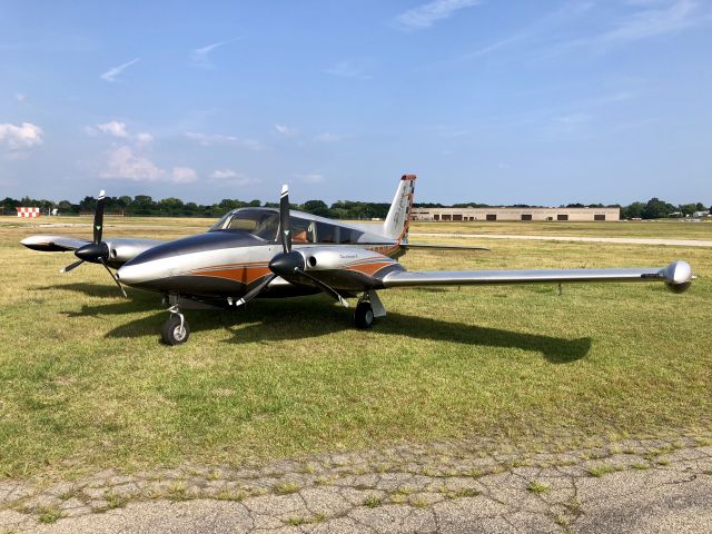 Piper PA-30 Twin Comanche (N7998Y) - New paint job!