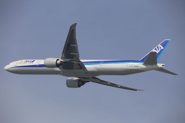 BOEING 777-300ER (JA732A)