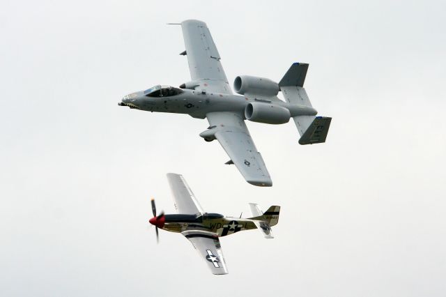 — — - A10 P51 Heritage Flight - Dayton Airshow 2009