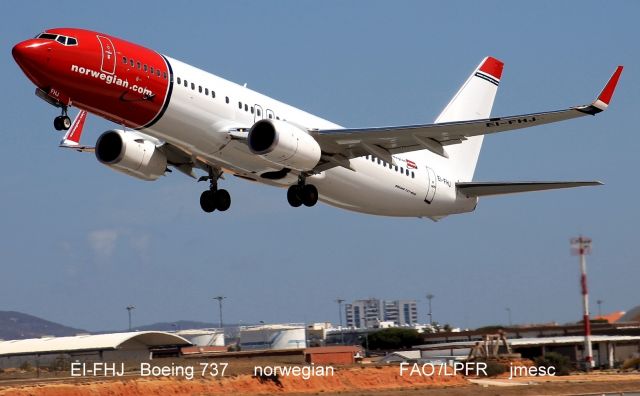 Boeing 737-700 (EI-FHJ)