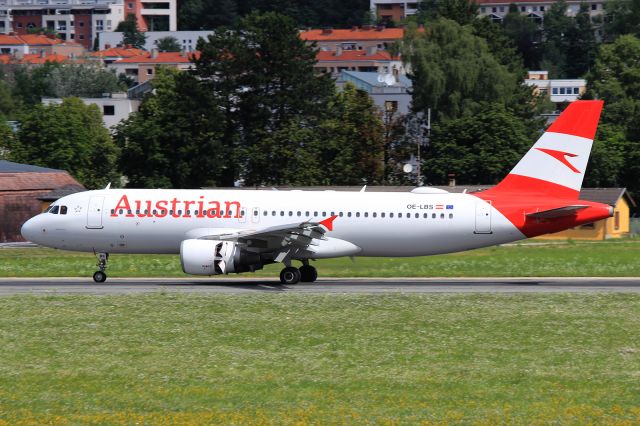 Airbus A320 (OE-LBS)