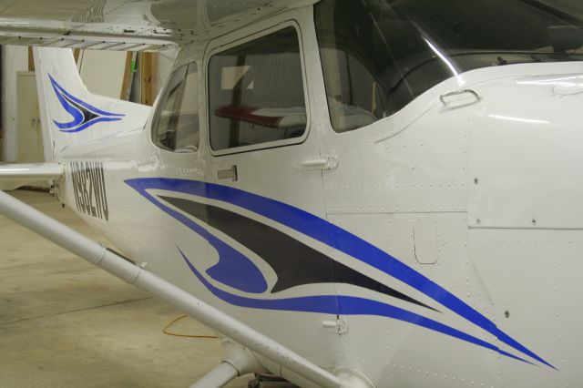 Cessna Skyhawk (N982WU) - New decals on our Cessna 172R