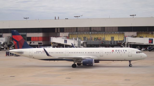 Airbus A321 (N306DN)