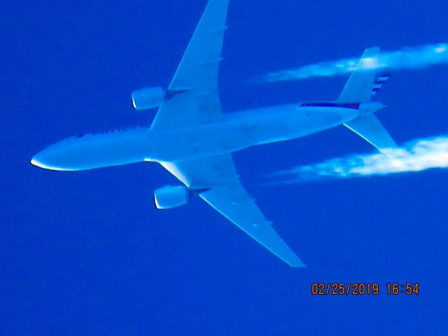 Boeing 777-200 (N799AN)